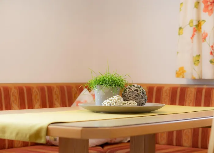 豪斯豪夫酒店 *